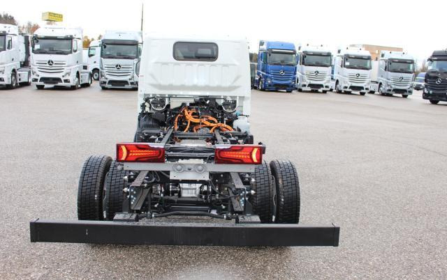 FUSO Canter 4S15E - Камион со кабинска шасија: слика 3 FUSO Canter 4S15E - Камион со кабинска шасија: слика 3