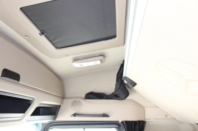 Камион влекач Mercedes-Benz Actros 1863LS NEUZUSTAND: слика 10 Камион влекач Mercedes-Benz Actros 1863LS NEUZUSTAND: слика 10