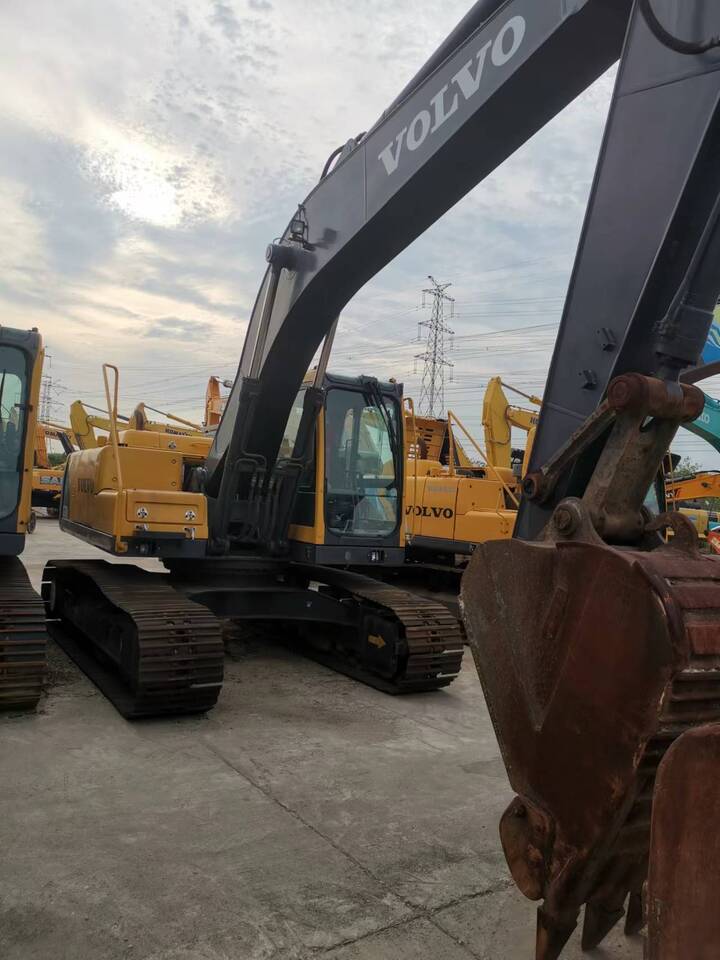 Volvo EC210B - Багер гасеничар: слика 1 Volvo EC210B - Багер гасеничар: слика 1