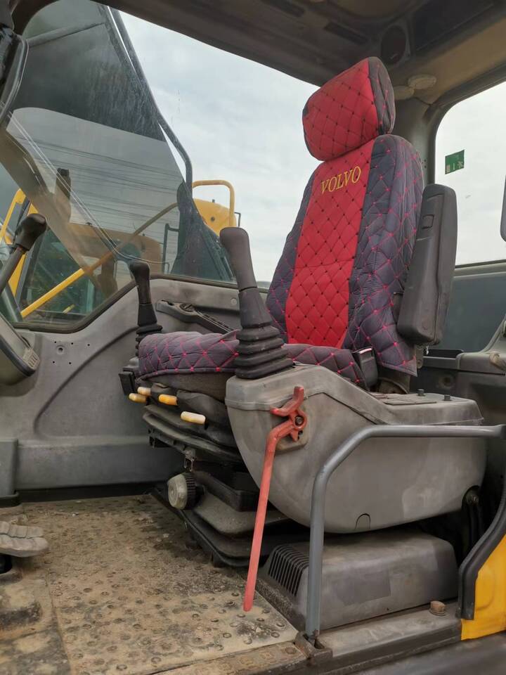 Volvo EC210B - Багер гасеничар: слика 2 Volvo EC210B - Багер гасеничар: слика 2