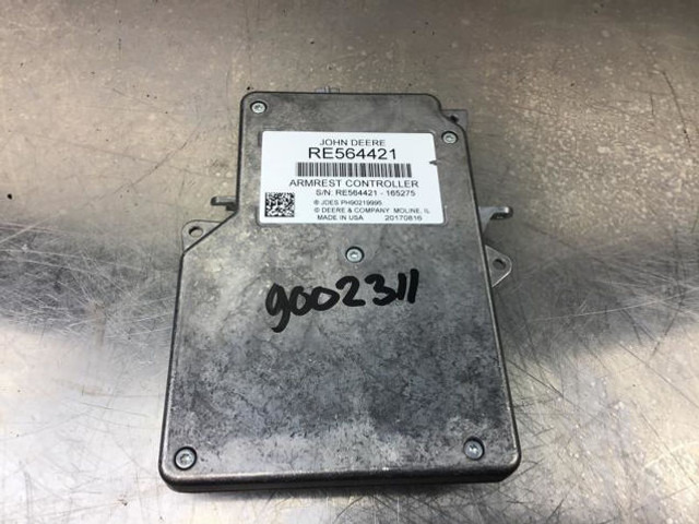 John Deere John Deere Armsrest Control - Кабина и ентериер: слика 1 John Deere John Deere Armsrest Control - Кабина и ентериер: слика 1