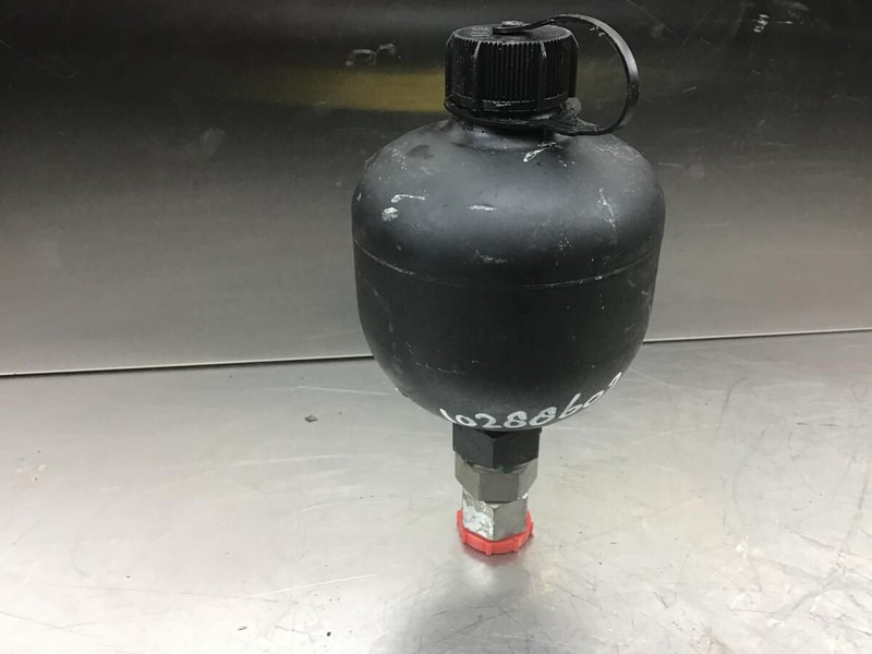 Liebherr Accumulator liebherr - Електричен систем: слика 2 Liebherr Accumulator liebherr - Електричен систем: слика 2