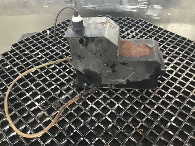 Liebherr Equalizing Reservoir - Систем за внесување на воздух: слика 1 Liebherr Equalizing Reservoir - Систем за внесување на воздух: слика 1