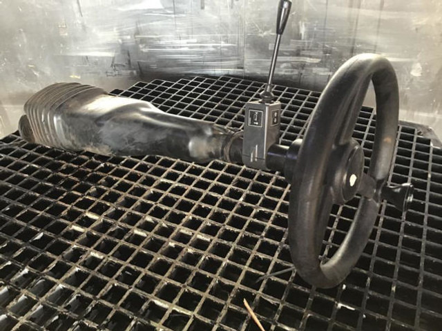 Liebherr - Управувачки столб: слика 1 Liebherr - Управувачки столб: слика 1