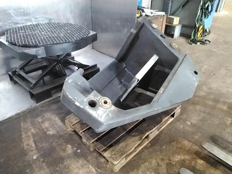 Liebherr - Противтежа за Градежна машина: слика 2 Liebherr - Противтежа за Градежна машина: слика 2