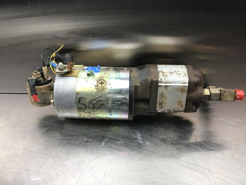 Liebherr L574 / L580 / L564 / L524 - Управувачка пумпа: слика 2 Liebherr L574 / L580 / L564 / L524 - Управувачка пумпа: слика 2