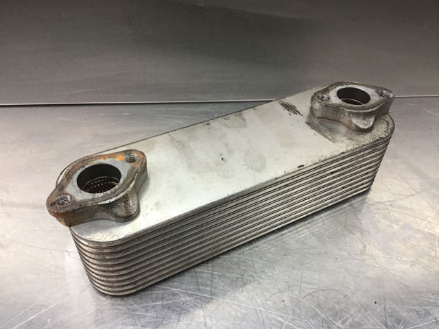 Liebherr Oil Cooler - Ладилник за масло: слика 1 Liebherr Oil Cooler - Ладилник за масло: слика 1