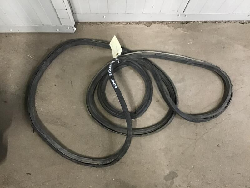 Liebherr R900 Li / R914HDSL / R914B / R912HDSL / R912 Li / R904 / R902 Li / R922 / A904 Li / A904 INDUSTRIAL / A902 Li / A900C Li / A900B - Кабина и ентериер: слика 3 Liebherr R900 Li / R914HDSL / R914B / R912HDSL / R912 Li / R904 / R902 Li / R922 / A904 Li / A904 INDUSTRIAL / A902 Li / A900C Li / A900B - Кабина и ентериер: слика 3