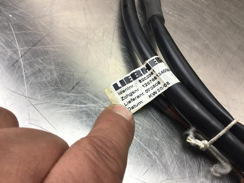 Liebherr R912 Li / R902 Li - Појас за кабел/ Жица: слика 3 Liebherr R912 Li / R902 Li - Појас за кабел/ Жица: слика 3