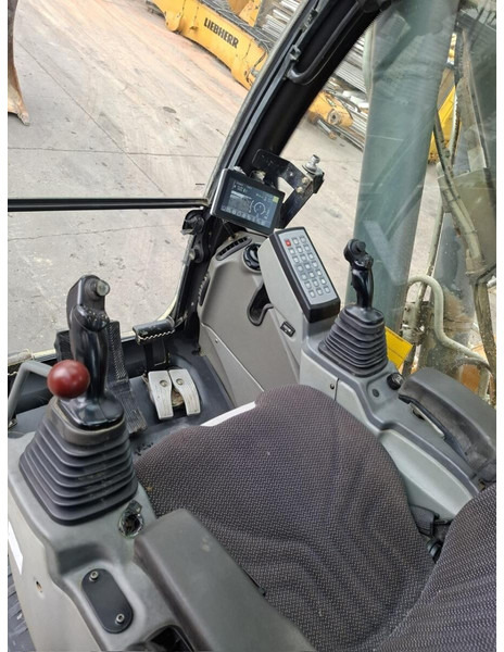 Liebherr R926 LC - Багер гасеничар: слика 4 Liebherr R926 LC - Багер гасеничар: слика 4