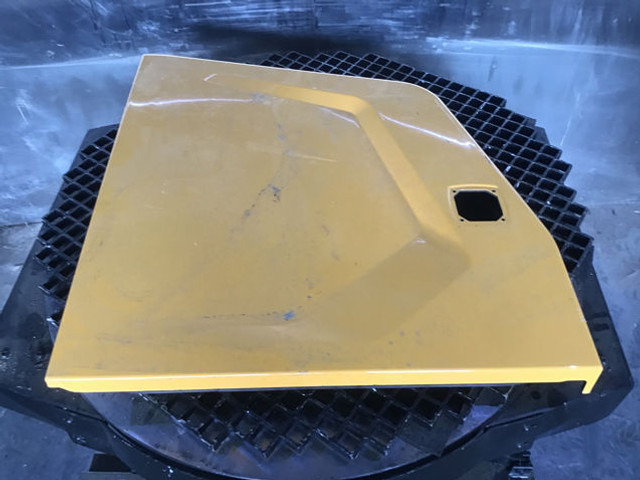 Liebherr Side Door Right Front - Врата и делови: слика 3 Liebherr Side Door Right Front - Врата и делови: слика 3