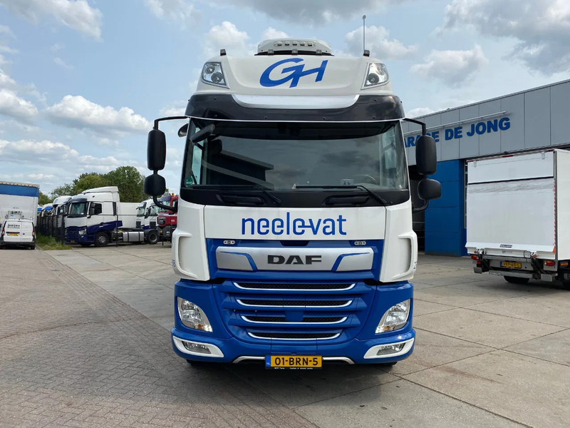 DAF CF 370 SSC / 6x2/4 / Boorden / Stand Airco - Камион со церада: слика 2 DAF CF 370 SSC / 6x2/4 / Boorden / Stand Airco - Камион со церада: слика 2