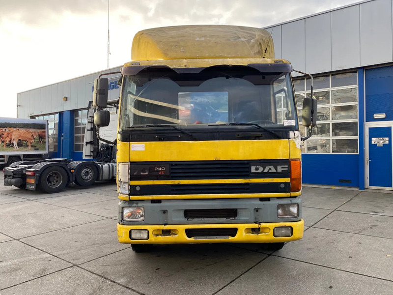 DAF CF 75.240 SC / Manual / Euro 1 - Камион влекач: слика 2 DAF CF 75.240 SC / Manual / Euro 1 - Камион влекач: слика 2