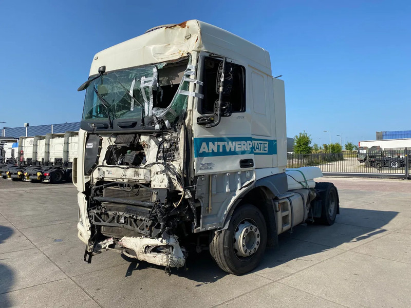 DAF XF 106.460 SC / Damaged / Stand Airco - Камион влекач: слика 3 DAF XF 106.460 SC / Damaged / Stand Airco - Камион влекач: слика 3