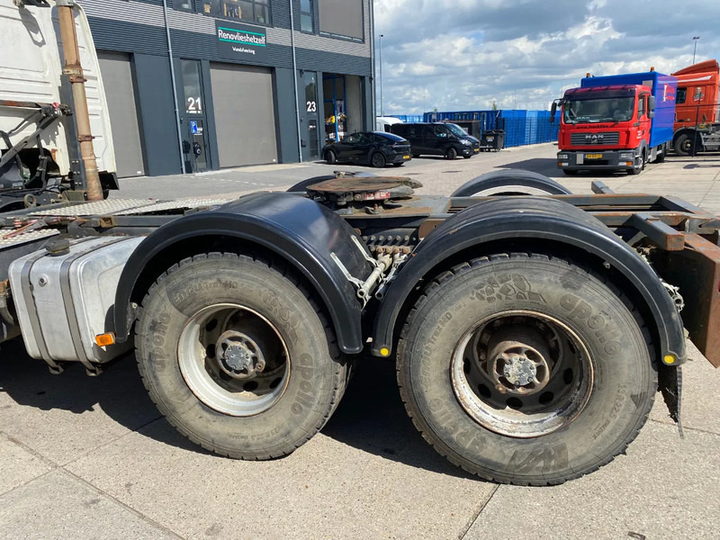 Камион влекач Volvo FM 440 6x4 / Hooklift and Tractor / Hub Reduction: слика 13 Камион влекач Volvo FM 440 6x4 / Hooklift and Tractor / Hub Reduction: слика 13