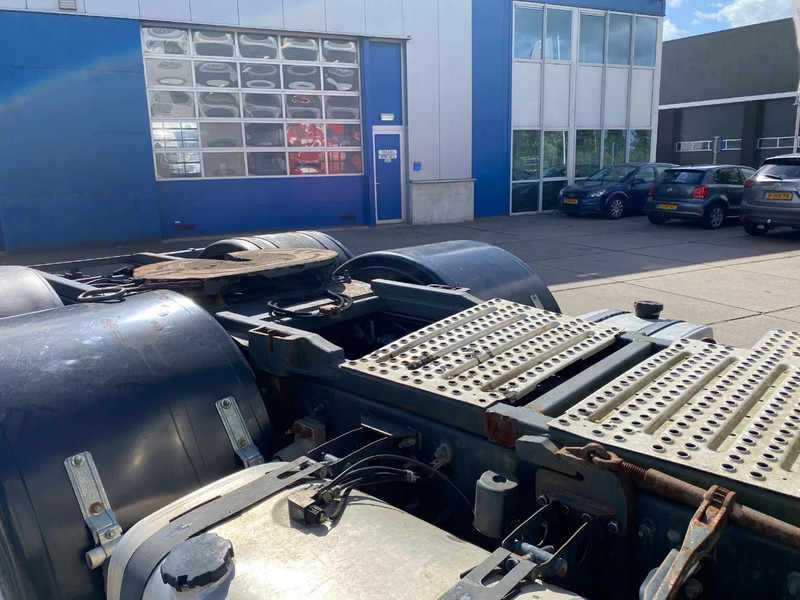 Камион влекач Volvo FM 440 6x4 / Hooklift and Tractor / Hub Reduction: слика 8 Камион влекач Volvo FM 440 6x4 / Hooklift and Tractor / Hub Reduction: слика 8