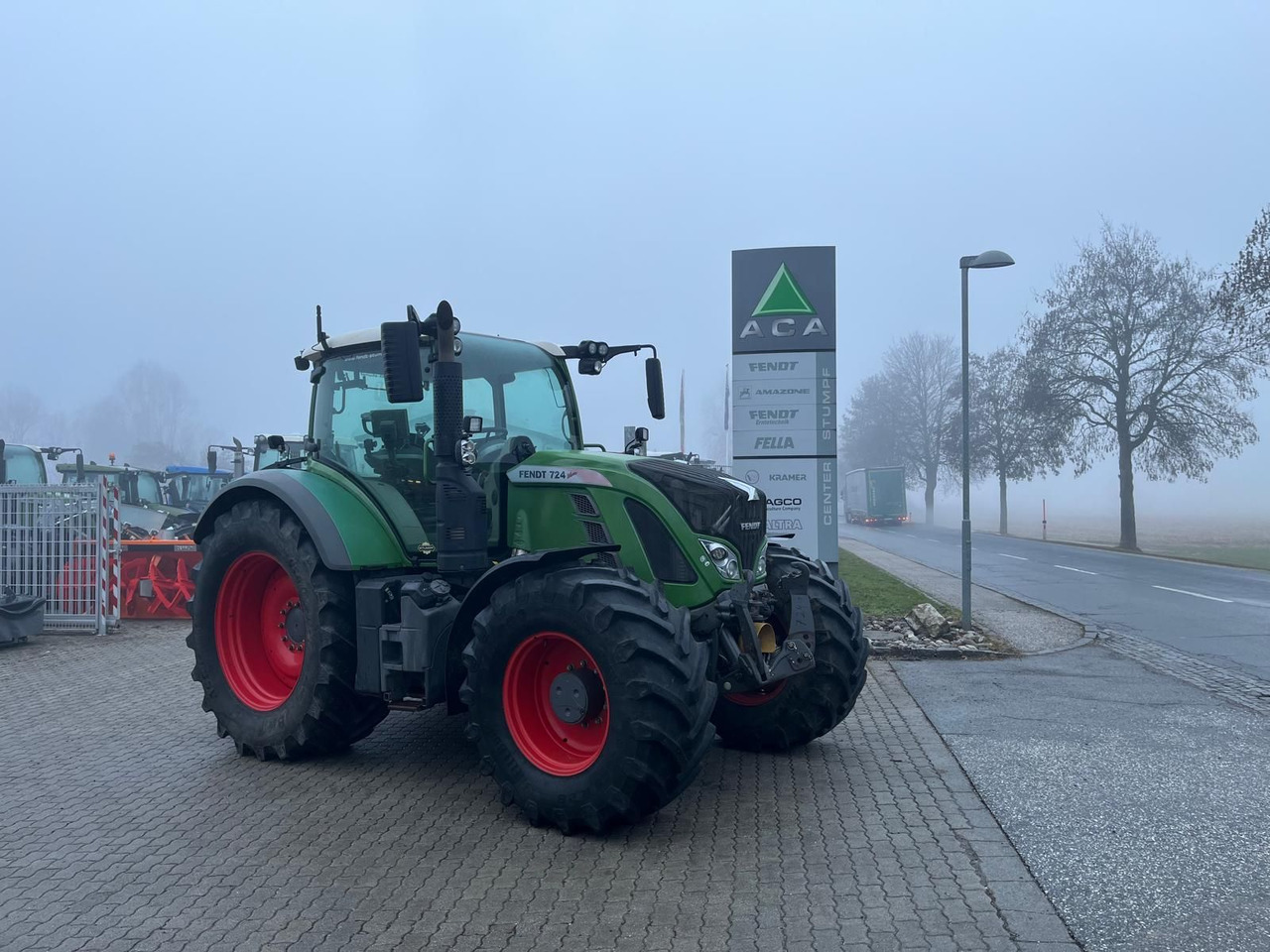 Fendt 724 Vario - Трактор: слика 1 Fendt 724 Vario - Трактор: слика 1
