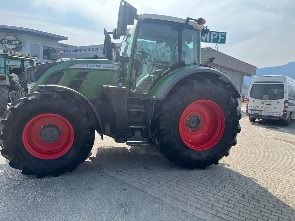 Fendt 724 Vario - Трактор: слика 4 Fendt 724 Vario - Трактор: слика 4