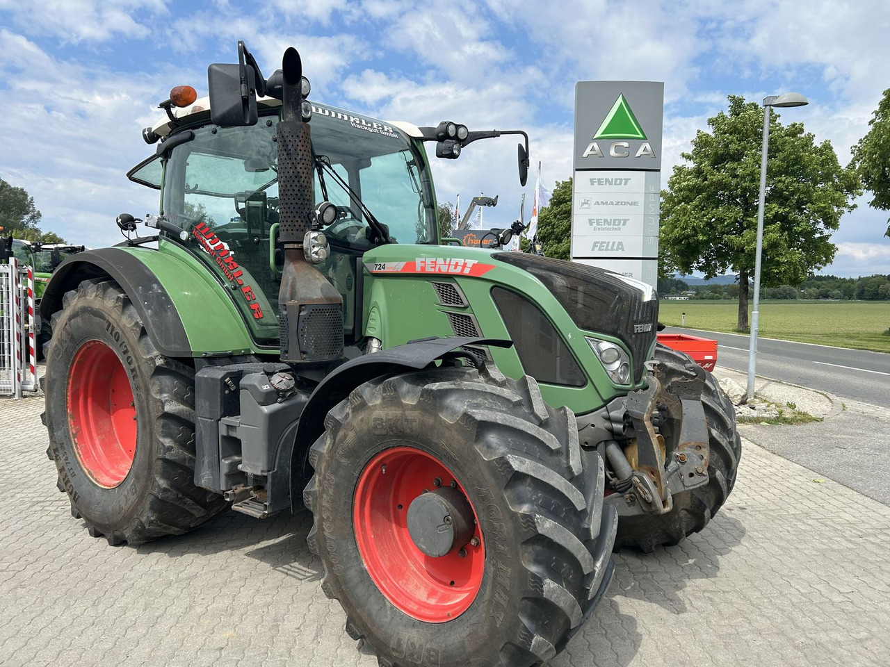Fendt 724 Vario - Трактор: слика 1 Fendt 724 Vario - Трактор: слика 1
