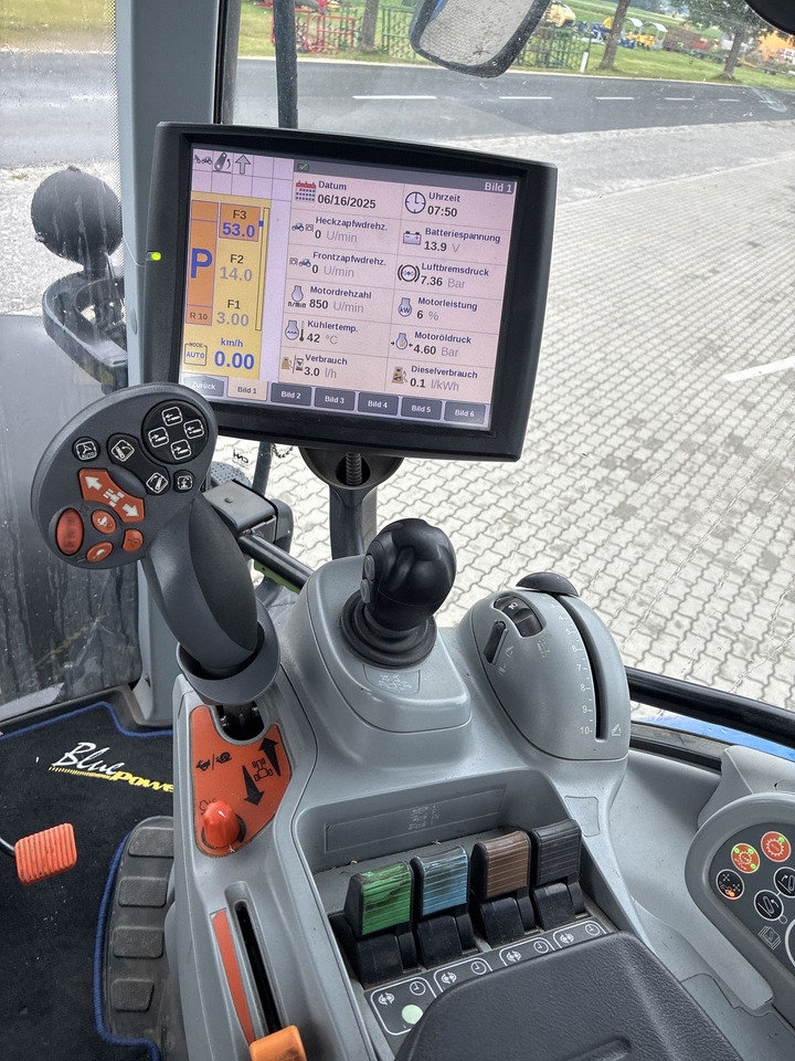 New Holland T7.190 Standard - Трактор: слика 2 New Holland T7.190 Standard - Трактор: слика 2