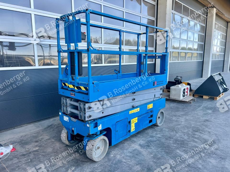 Scherenbühne Genie GS2032 / 8,3m Arbeitsbühne / MIETEN / RENTAL - Кревач ножица: слика 2 Scherenbühne Genie GS2032 / 8,3m Arbeitsbühne / MIETEN / RENTAL - Кревач ножица: слика 2