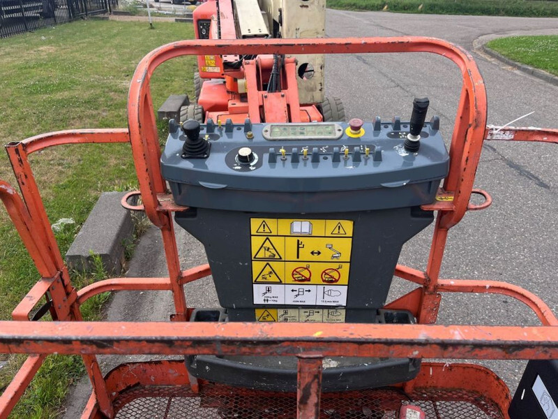 Дигачка зглобна платформа JLG E450AJ: слика 7