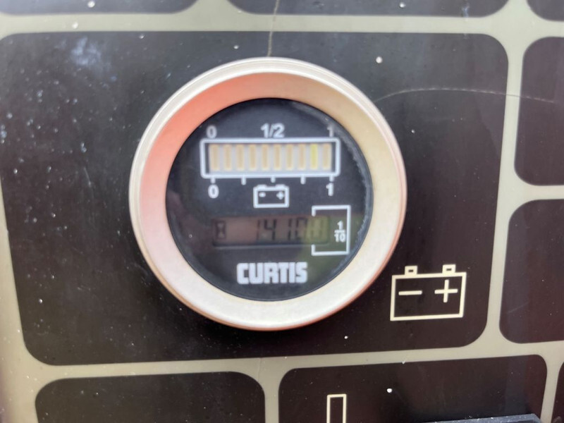 Дигачка зглобна платформа JLG E450AJ: слика 11