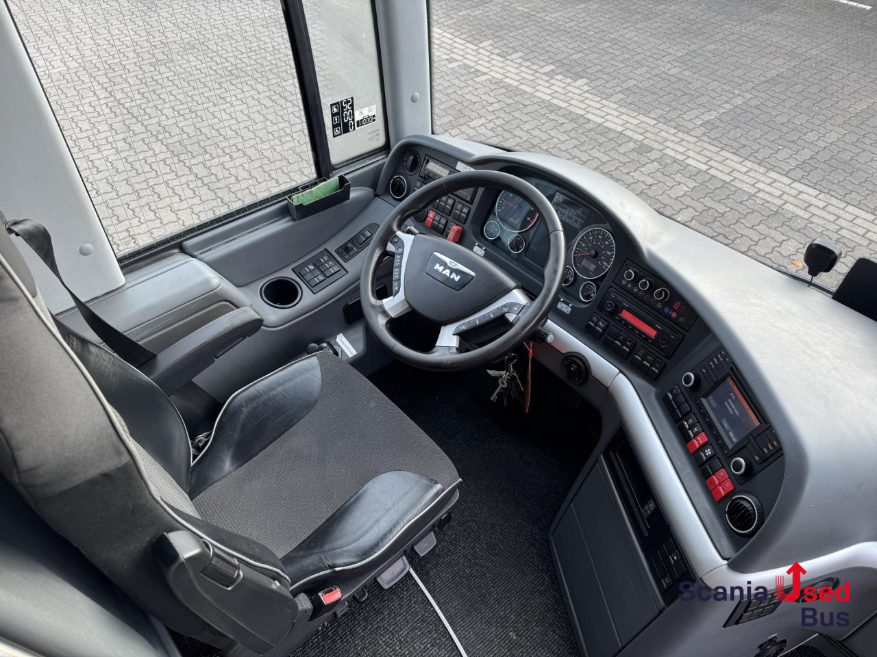 MAN Lion's Coach R08 13.8m 100 Years Edition - Патнички вагон автобус: слика 2 MAN Lion's Coach R08 13.8m 100 Years Edition - Патнички вагон автобус: слика 2