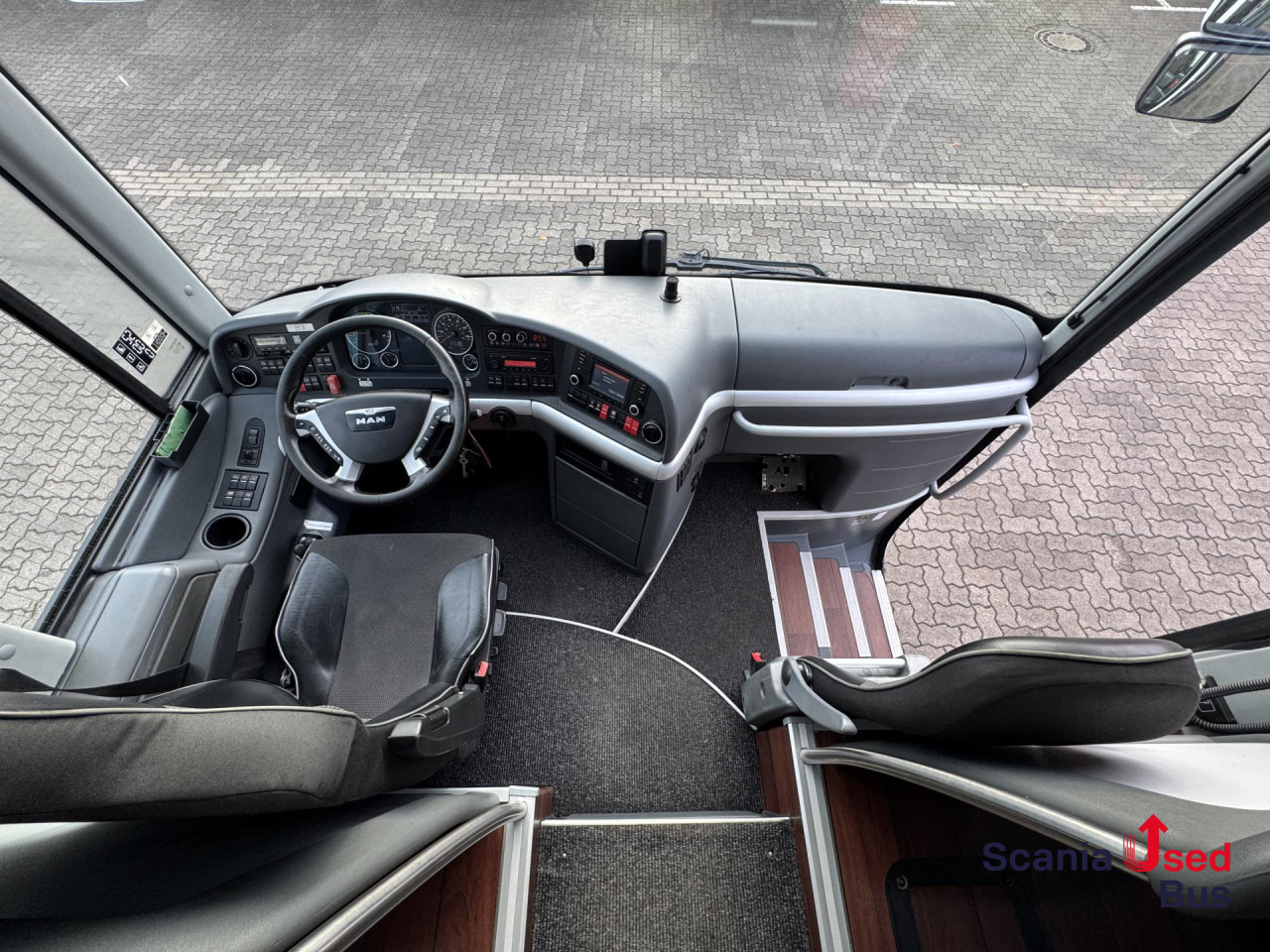 MAN Lion's Coach R08 13.8m 100 Years Edition - Патнички вагон автобус: слика 4 MAN Lion's Coach R08 13.8m 100 Years Edition - Патнички вагон автобус: слика 4