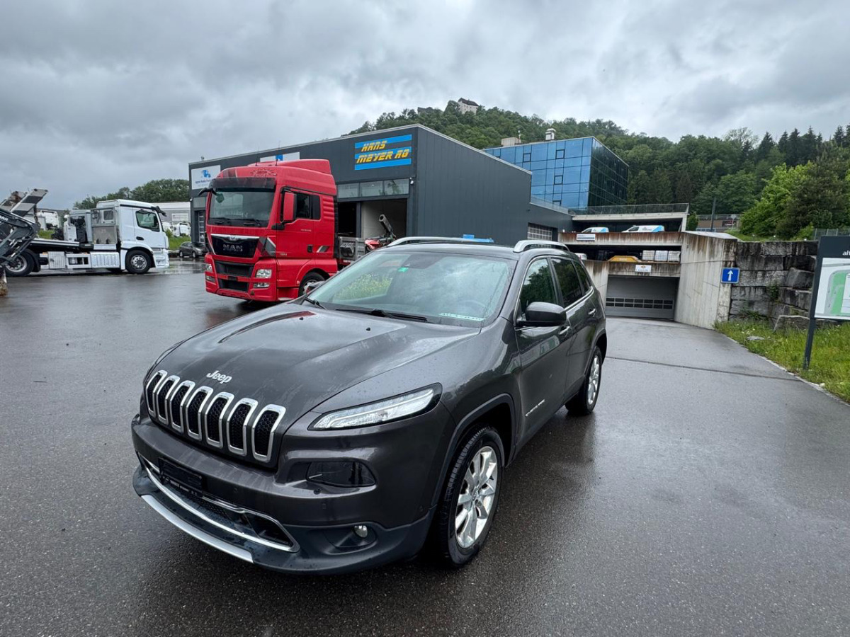 JEEP Cherokee 2.2 TD - Хечбек: слика 1 JEEP Cherokee 2.2 TD - Хечбек: слика 1