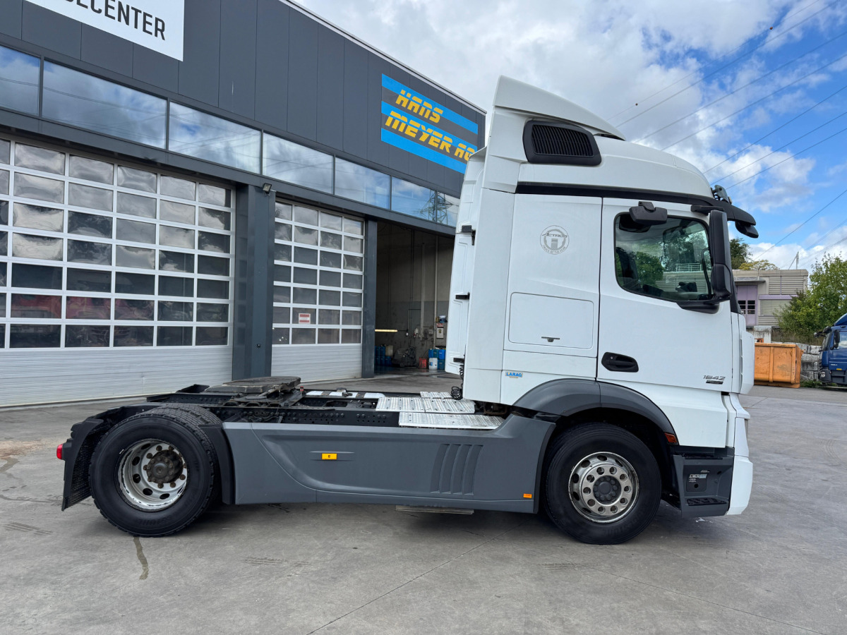 MERCEDES Actros 1842 4x2 - Камион влекач: слика 4 MERCEDES Actros 1842 4x2 - Камион влекач: слика 4