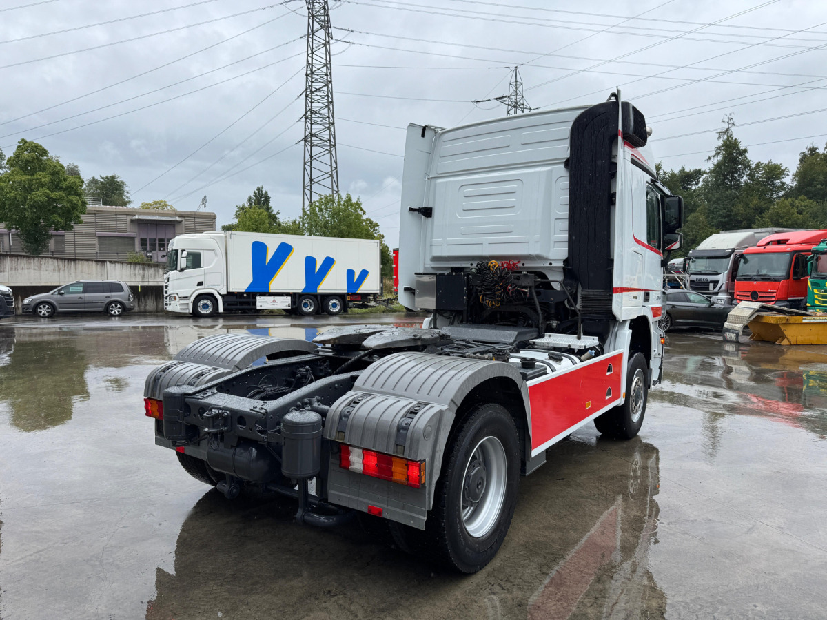 MERCEDES Actros 2044 4x4 - Камион влекач: слика 5 MERCEDES Actros 2044 4x4 - Камион влекач: слика 5