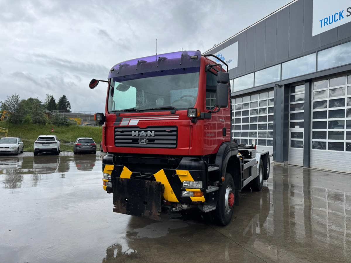 MAN TGA 28.440 6x4/4 AHK - Камион со кука за подигање: слика 1 MAN TGA 28.440 6x4/4 AHK - Камион со кука за подигање: слика 1