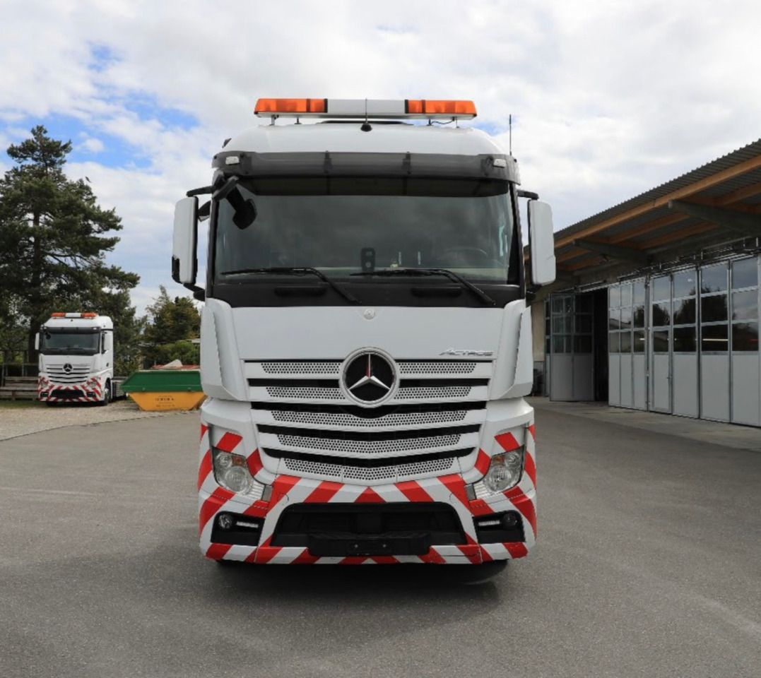 MERCEDES Actros 2548 6x2 - Камион со кабинска шасија: слика 2 MERCEDES Actros 2548 6x2 - Камион со кабинска шасија: слика 2