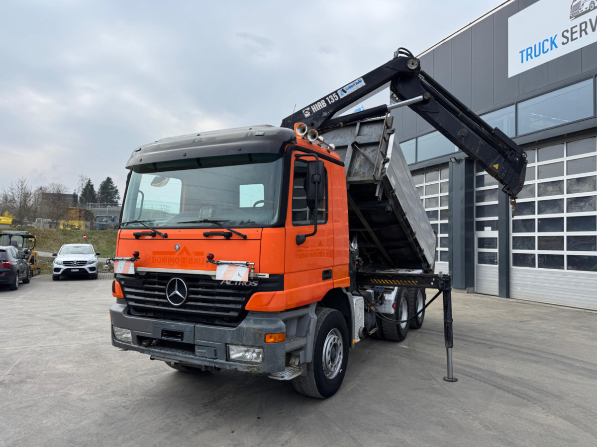 MERCEDES Actros 2653 V8 Hiab 135-4 - Камион со кран: слика 2 MERCEDES Actros 2653 V8 Hiab 135-4 - Камион со кран: слика 2