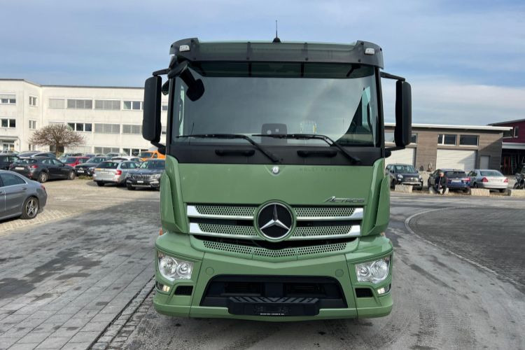 Mercedes-Benz Actros 2543 6x2 - Камион со кабинска шасија: слика 2 Mercedes-Benz Actros 2543 6x2 - Камион со кабинска шасија: слика 2