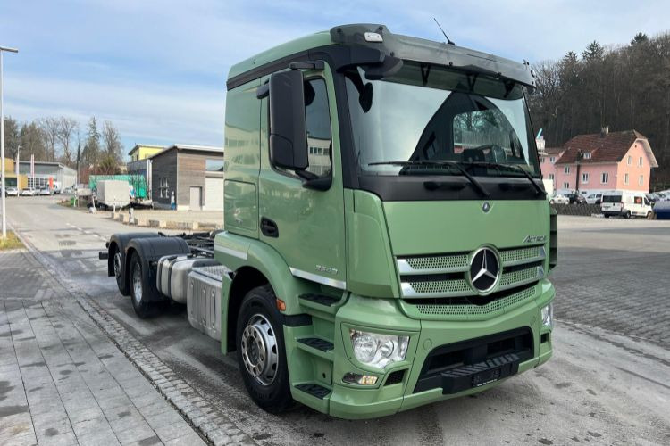 Mercedes-Benz Actros 2543 6x2 - Камион со кабинска шасија: слика 4 Mercedes-Benz Actros 2543 6x2 - Камион со кабинска шасија: слика 4