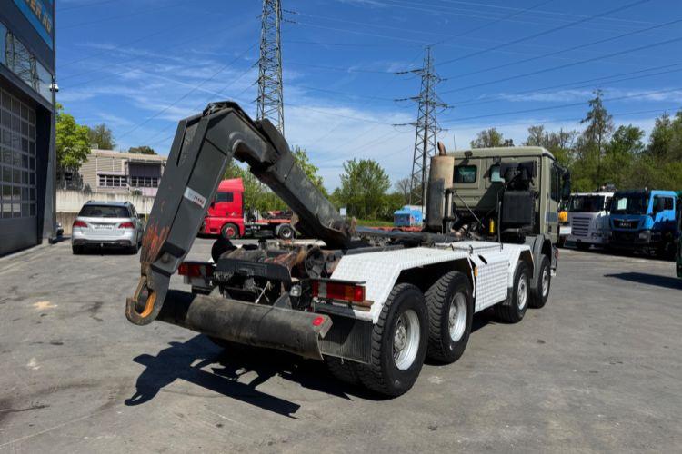 Mercedes-Benz Actros 3244 8x4 Hiab 26T AHK - Камион со кука за подигање: слика 5 Mercedes-Benz Actros 3244 8x4 Hiab 26T AHK - Камион со кука за подигање: слика 5