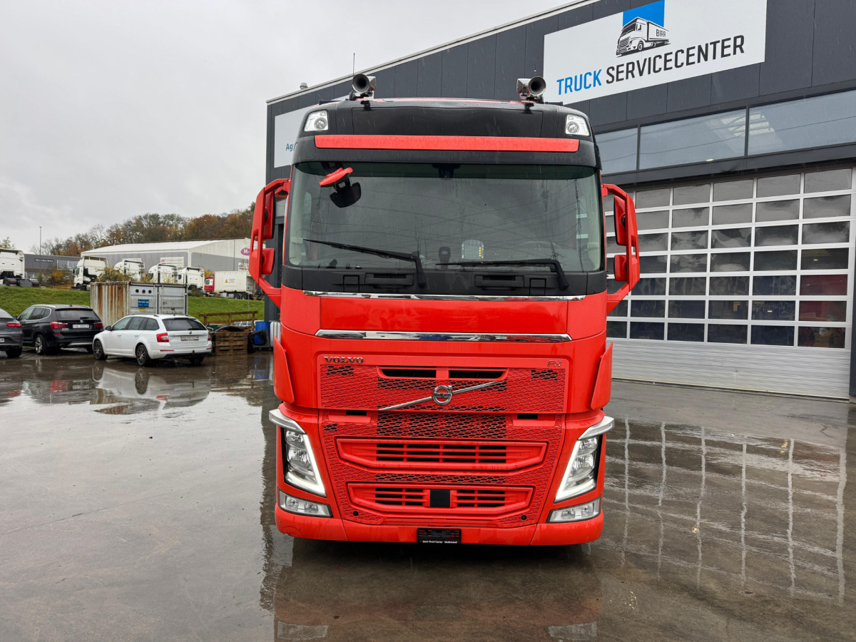 VOLVO FH-500 4x2 3-Meter Innenhöhe - Камион со церада: слика 2 VOLVO FH-500 4x2 3-Meter Innenhöhe - Камион со церада: слика 2