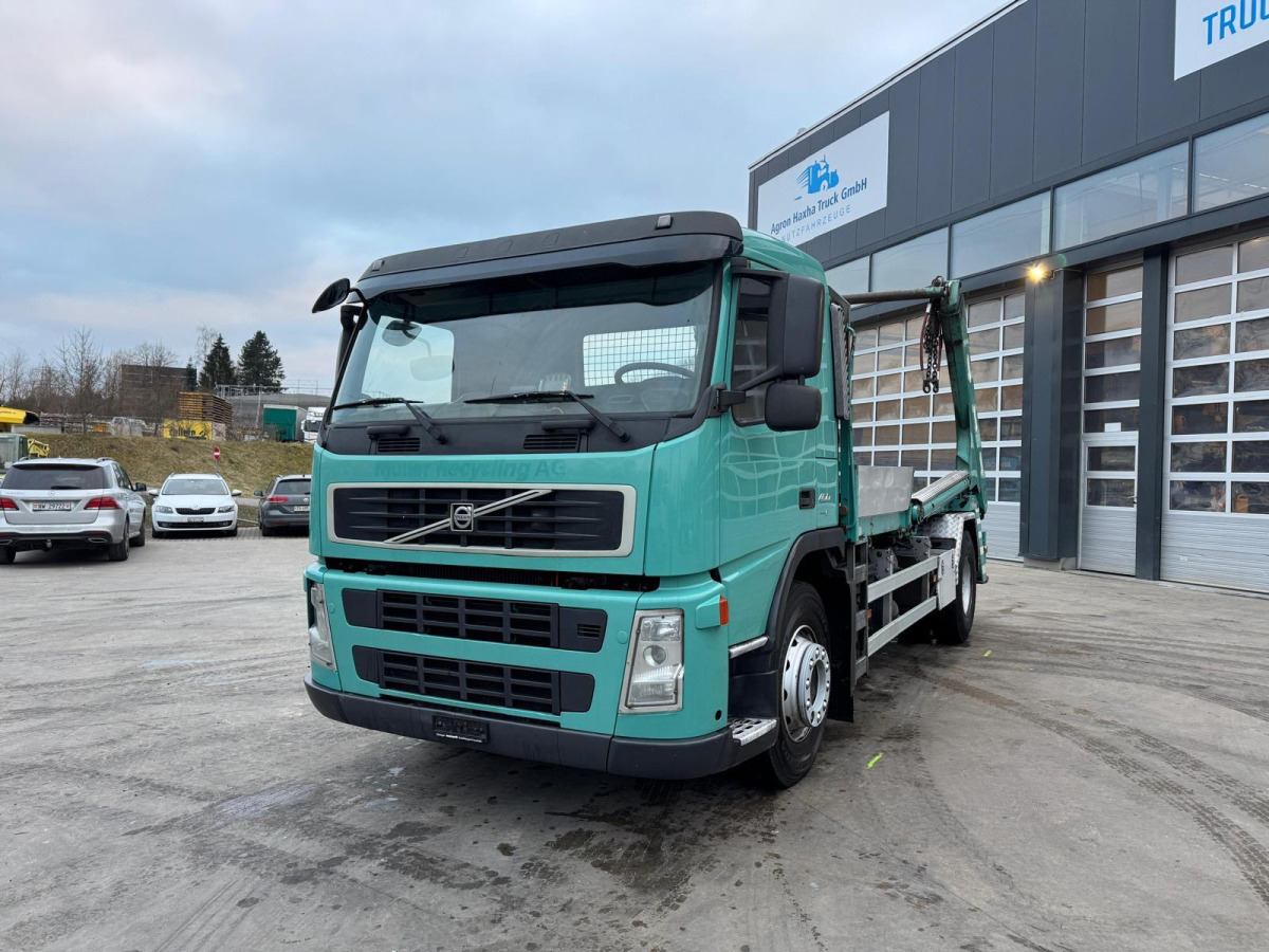 VOLVO FM-400 4x2 UT GIGANT 18T - Камион за подигање контејнери: слика 1 VOLVO FM-400 4x2 UT GIGANT 18T - Камион за подигање контејнери: слика 1