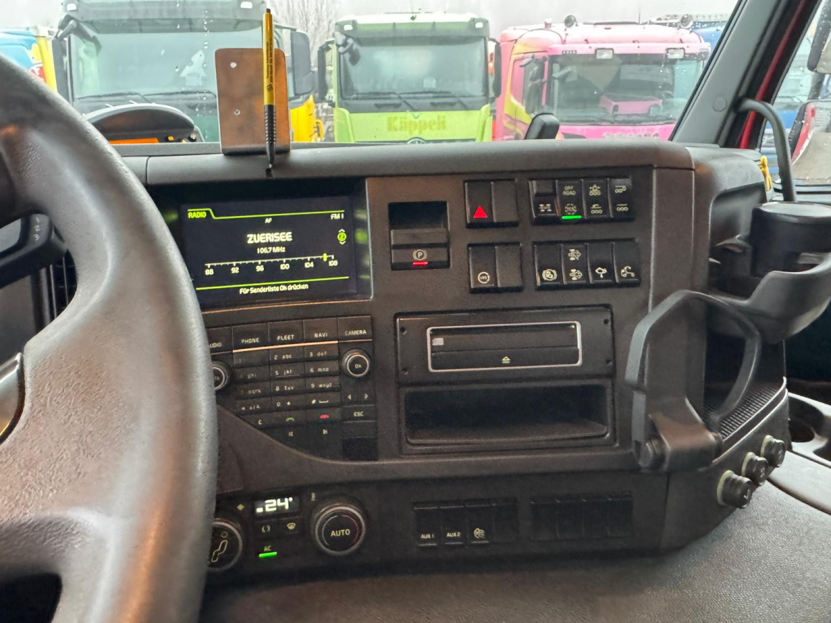 Камион со кука за подигање VOLVO FMX-500 10x4 Rückwärtskipper: слика 15