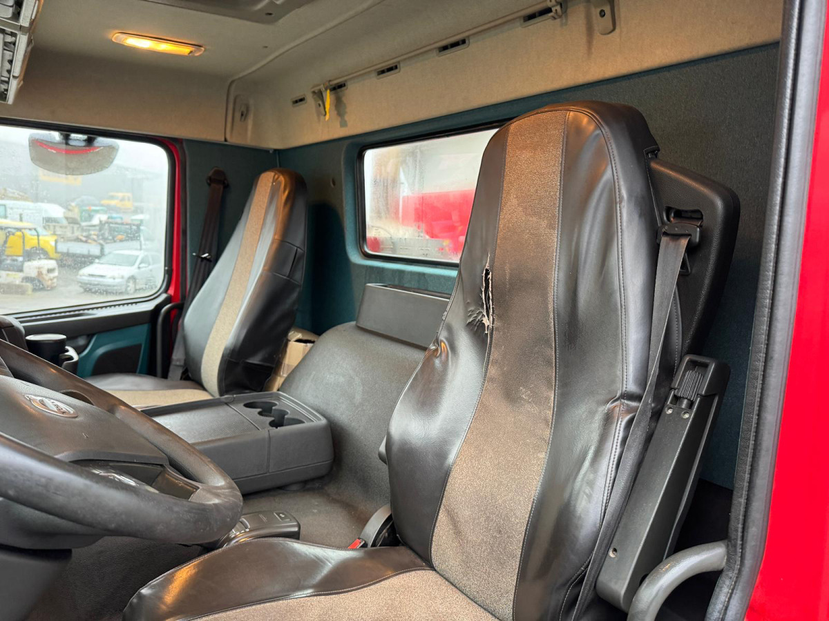 Камион со кука за подигање VOLVO FMX-500 10x4 Rückwärtskipper: слика 14