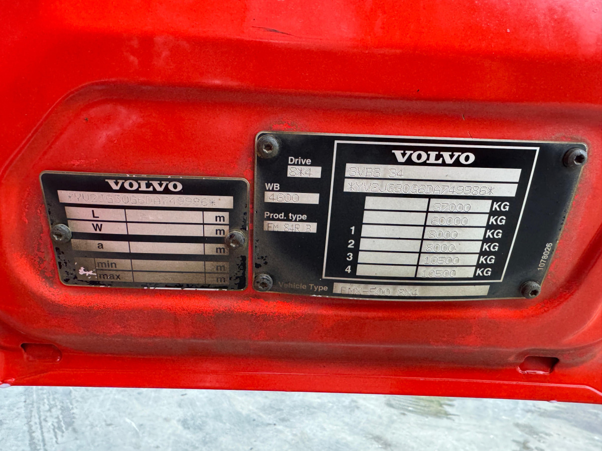 Камион со кука за подигање VOLVO FMX-500 8x4 Hiab 26T: слика 11