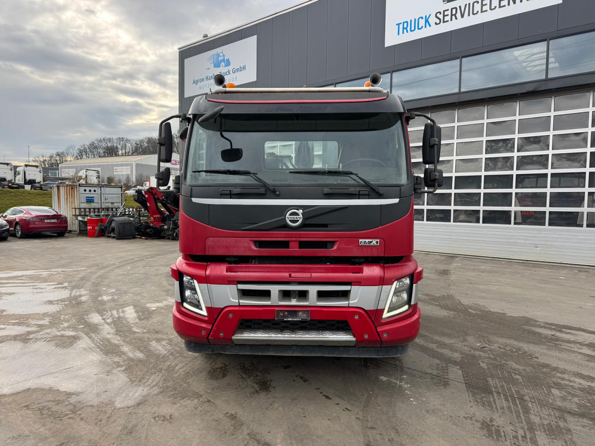 VOLVO FMX-500 8x4 Tridem Hiab 26T - Камион со кука за подигање: слика 2 VOLVO FMX-500 8x4 Tridem Hiab 26T - Камион со кука за подигање: слика 2