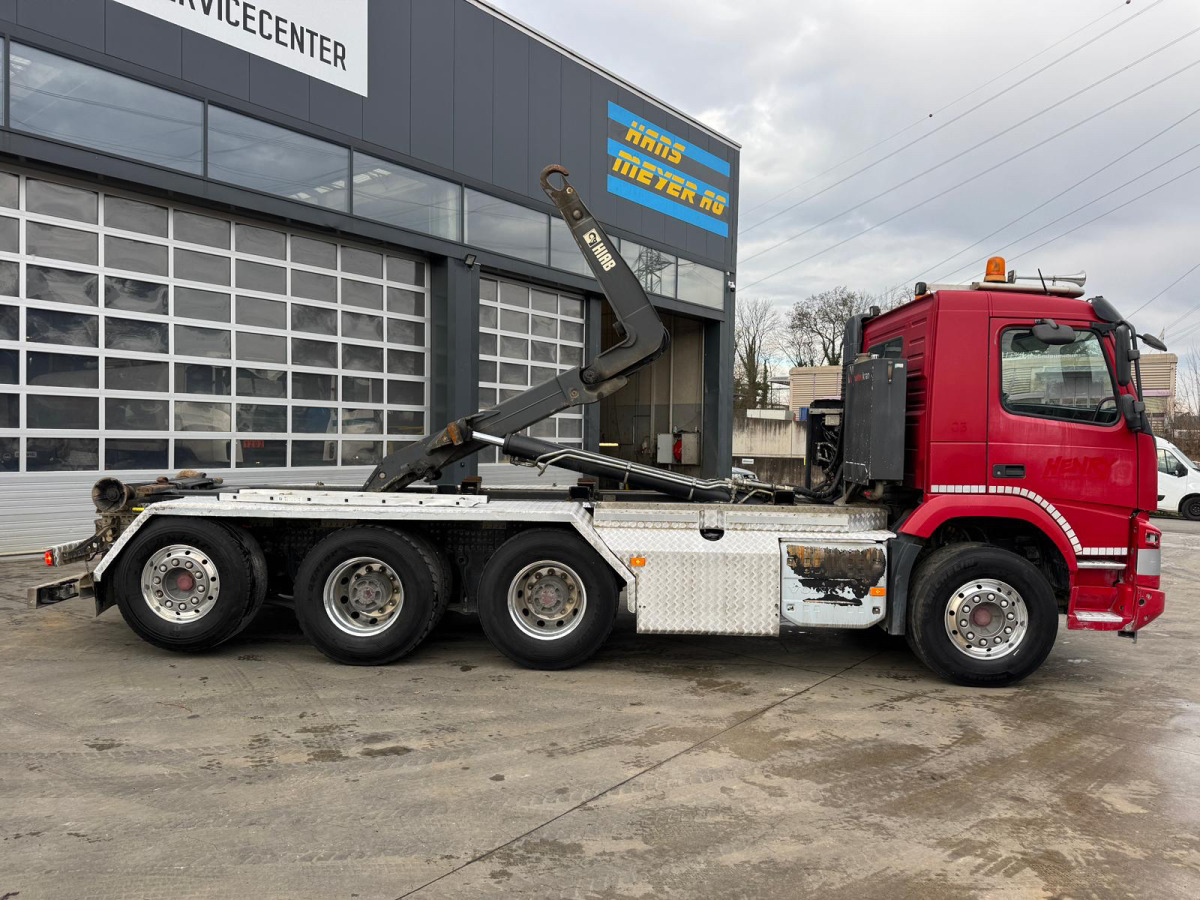 VOLVO FMX-500 8x4 Tridem Hiab 26T - Камион со кука за подигање: слика 4 VOLVO FMX-500 8x4 Tridem Hiab 26T - Камион со кука за подигање: слика 4