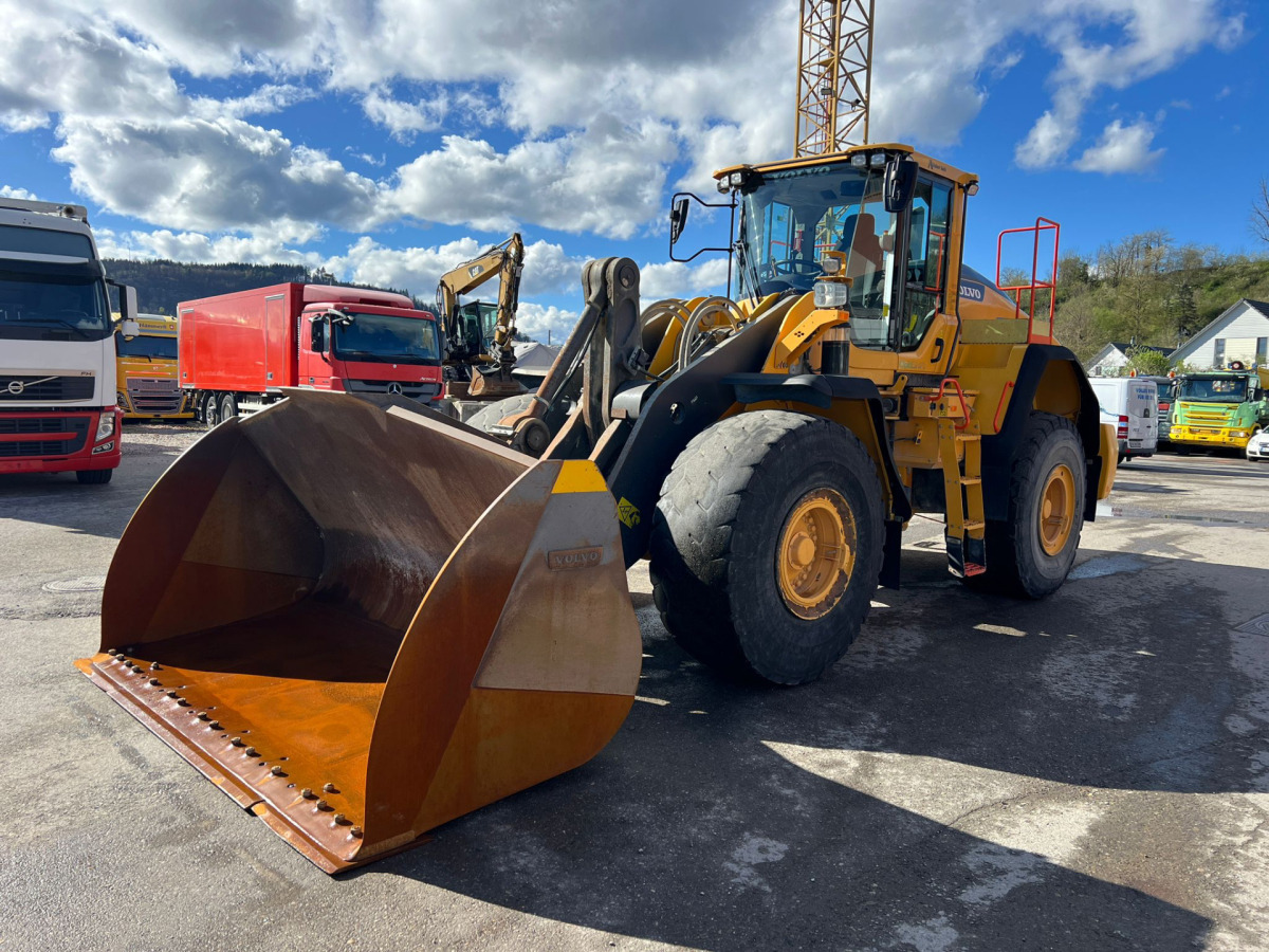 VOLVO L180H - Натоварувач на тркала: слика 2 VOLVO L180H - Натоварувач на тркала: слика 2