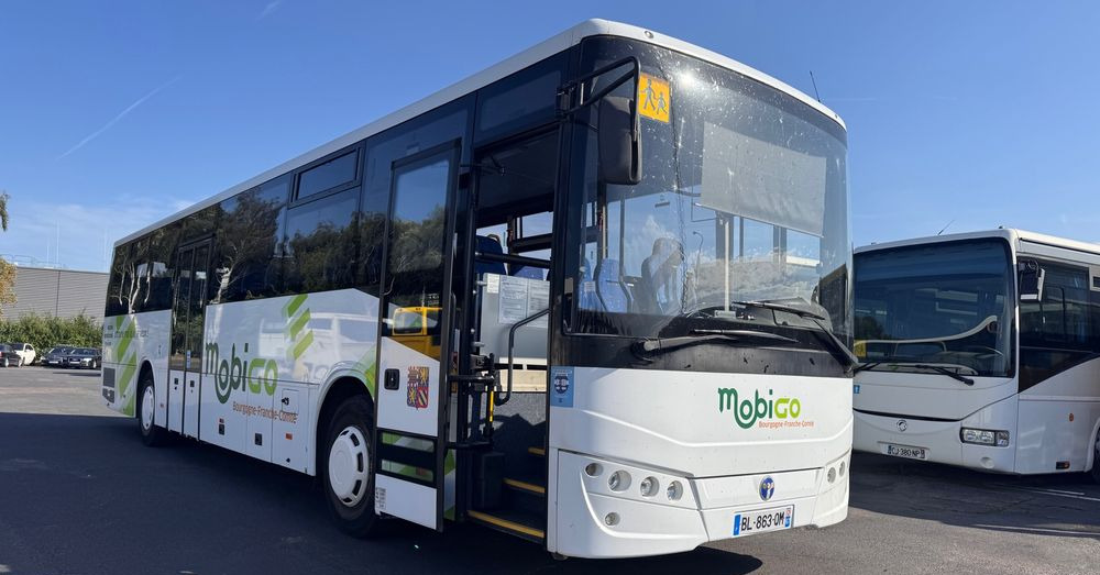 Temsa Tourmalin / motor Cumminis / 60 miejsc / Euro 5 /niski przebieg km/ Cena:69000zł netto - Приградски автобус: слика 1 Temsa Tourmalin / motor Cumminis / 60 miejsc / Euro 5 /niski przebieg km/ Cena:69000zł netto - Приградски автобус: слика 1