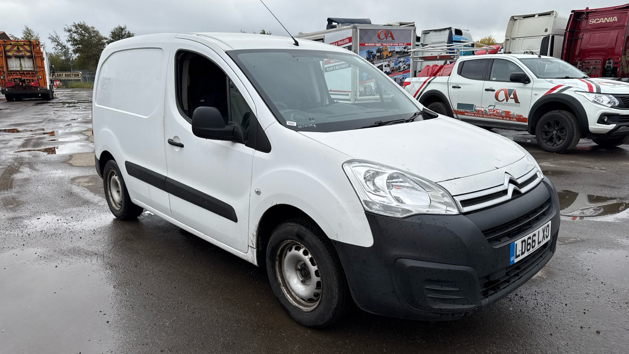 CITROEN BERLINGO 625 1.6 BlueHDi LX 100ps - Мало комбе: слика 1 CITROEN BERLINGO 625 1.6 BlueHDi LX 100ps - Мало комбе: слика 1