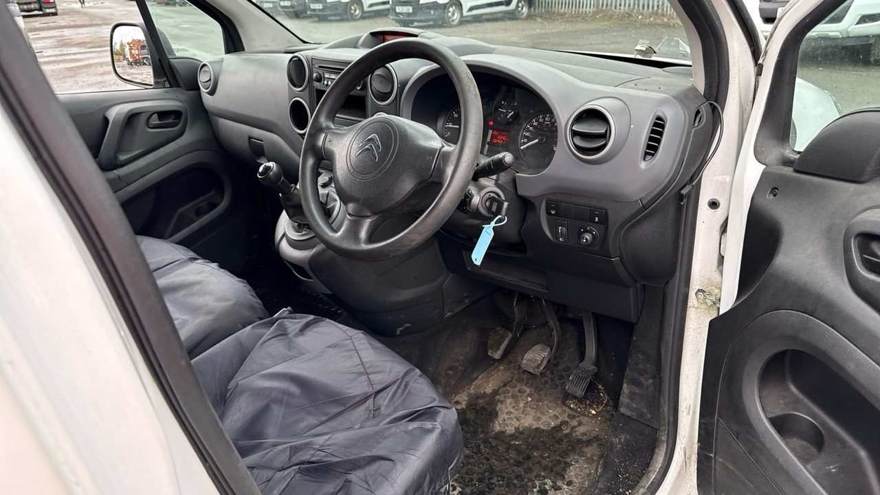 CITROEN BERLINGO 625 1.6 BlueHDi LX 100ps - Мало комбе: слика 5 CITROEN BERLINGO 625 1.6 BlueHDi LX 100ps - Мало комбе: слика 5