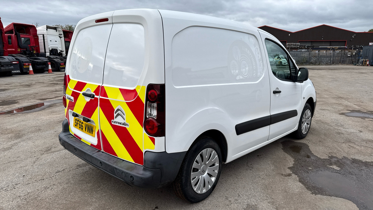 Citroen Berlingo 625 1.6 BlueHDi 75ps - Мало комбе: слика 4 Citroen Berlingo 625 1.6 BlueHDi 75ps - Мало комбе: слика 4